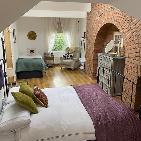 True Colours Apartment In Central Location บังกอร์ ภายนอก รูปภาพ